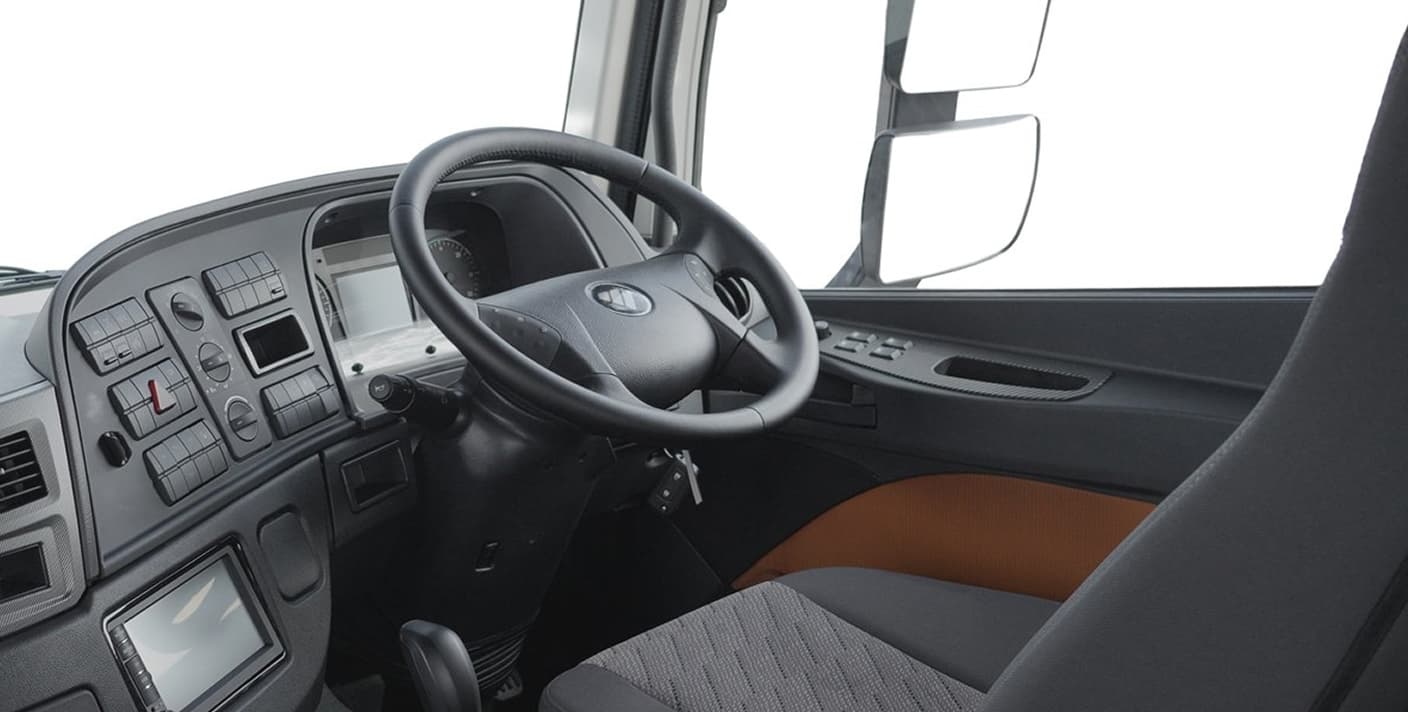 Auman R driver cabin and road view